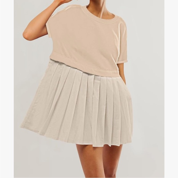 Women's Small, Pull-On, Short Sleeve, Pleated Skirt, Drop Shoulder, Flowy Dress - Picture 3 of 8
